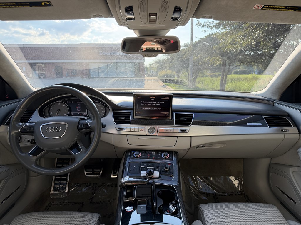 Photo 28 of this AUDI S8