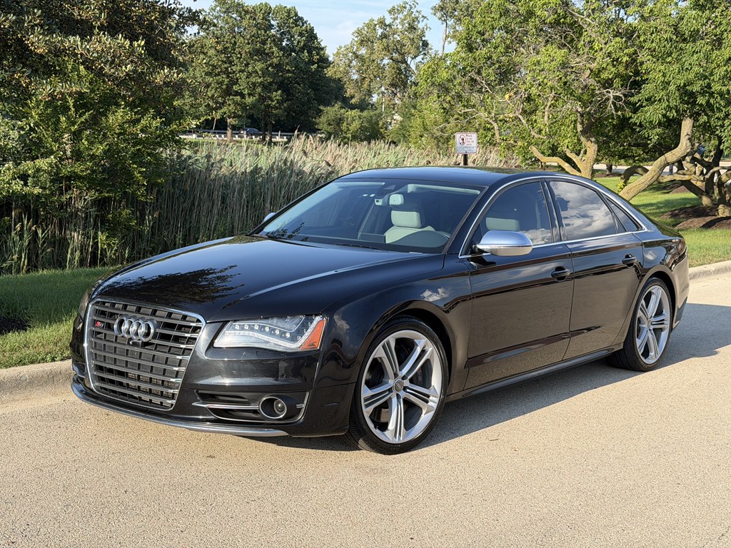2014 AUDI S8