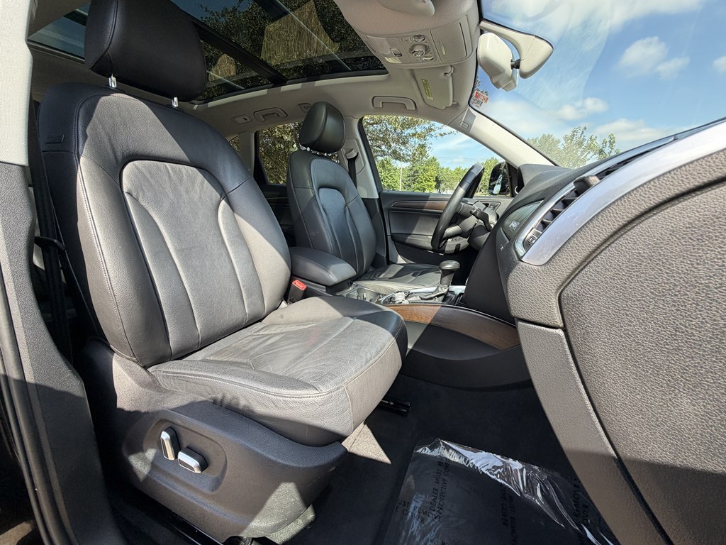 Photo 38 of this AUDI Q5