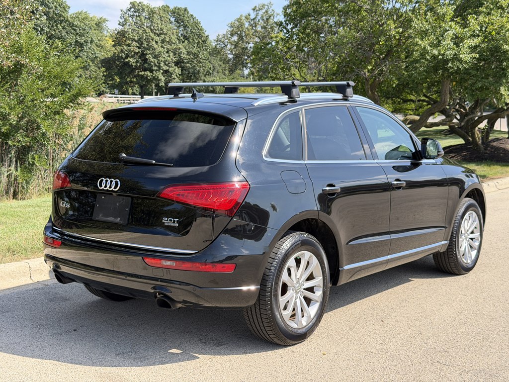 Photo 2 of this AUDI Q5