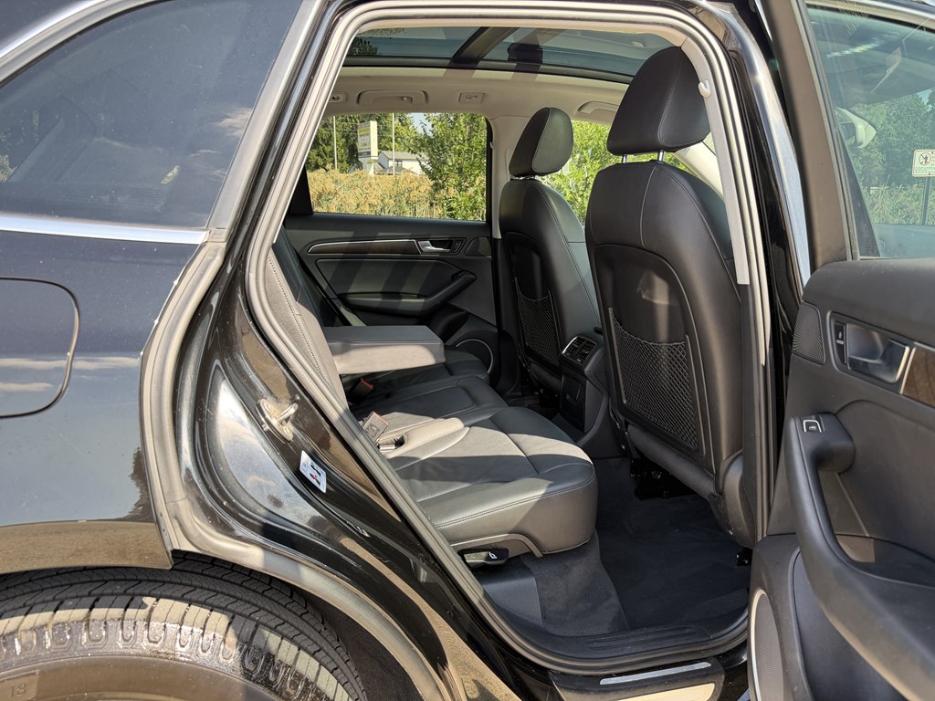 Photo 36 of this AUDI Q5