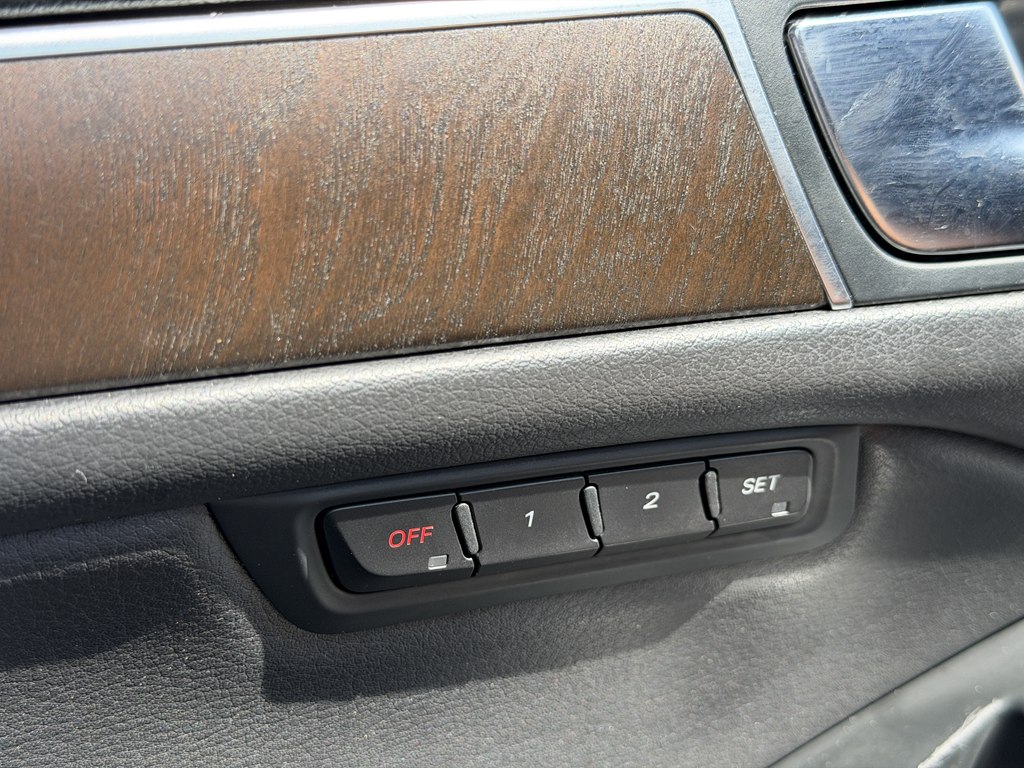 Photo 44 of this AUDI Q5