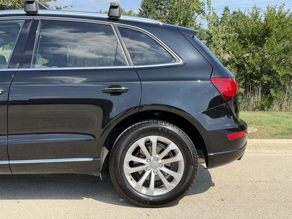Photo 10 of this AUDI Q5