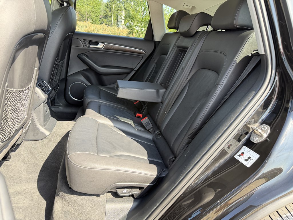 Photo 33 of this AUDI Q5