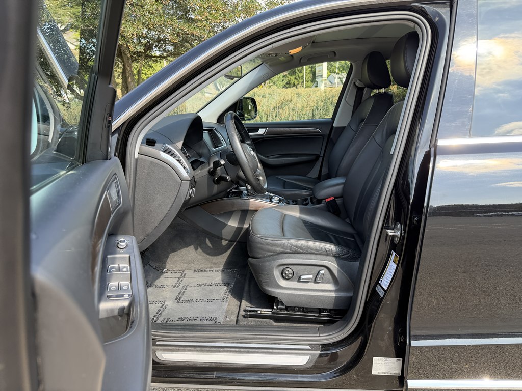 Photo 30 of this AUDI Q5