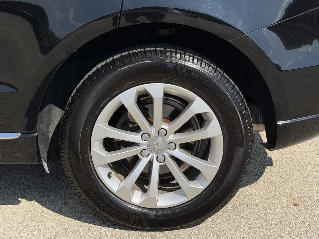 Photo 19 of this AUDI Q5