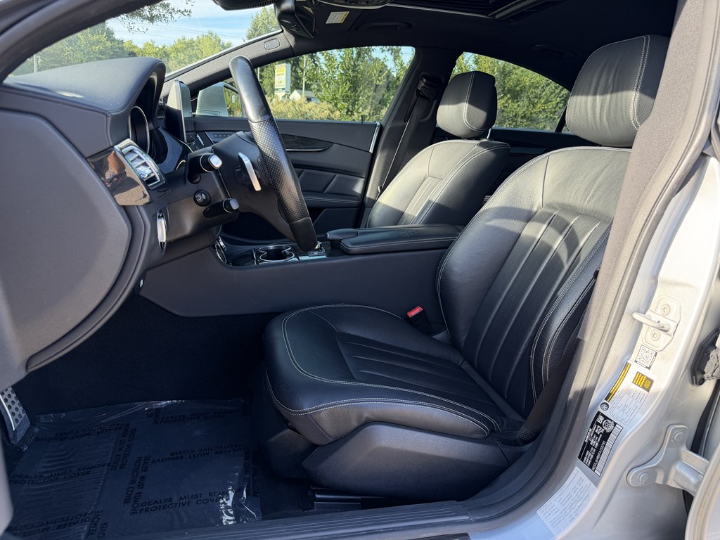 Photo 34 of this MERCEDES-BENZ CLS