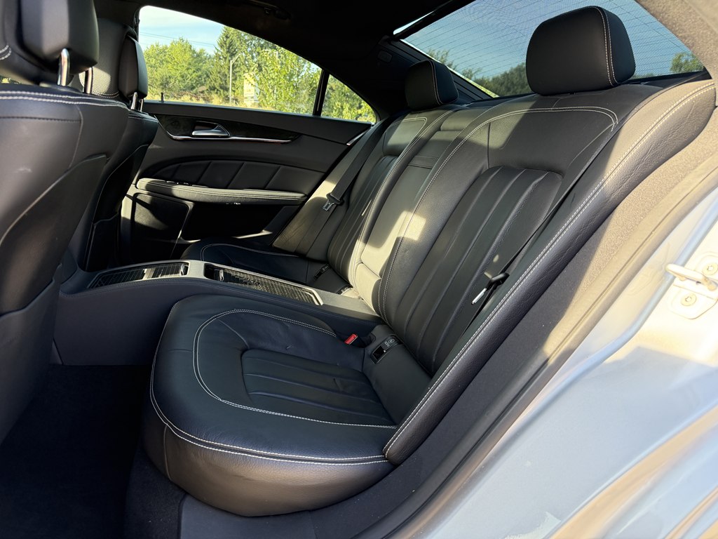 Photo 36 of this MERCEDES-BENZ CLS