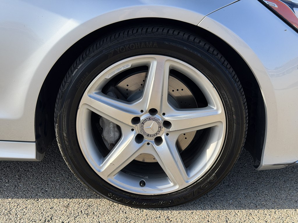 Photo 16 of this MERCEDES-BENZ CLS