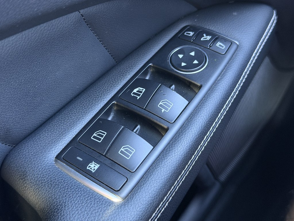 Photo 56 of this MERCEDES-BENZ CLS