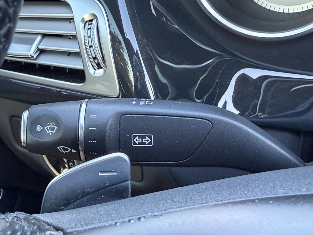 Photo 52 of this MERCEDES-BENZ CLS