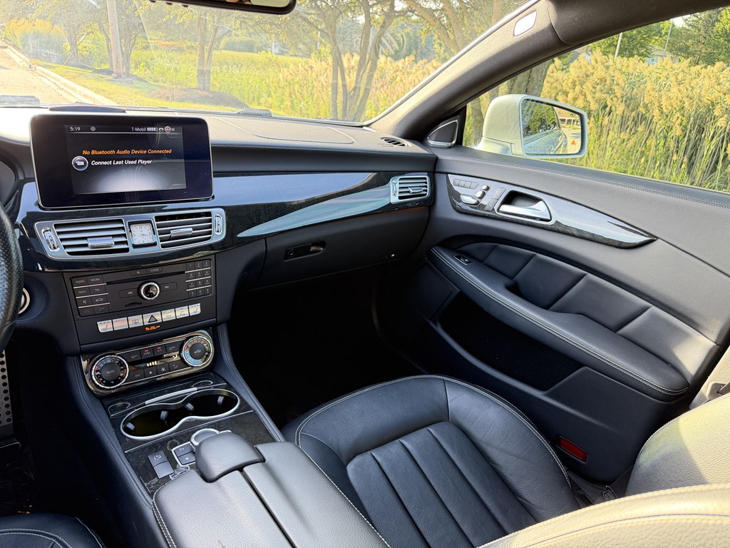 Photo 37 of this MERCEDES-BENZ CLS