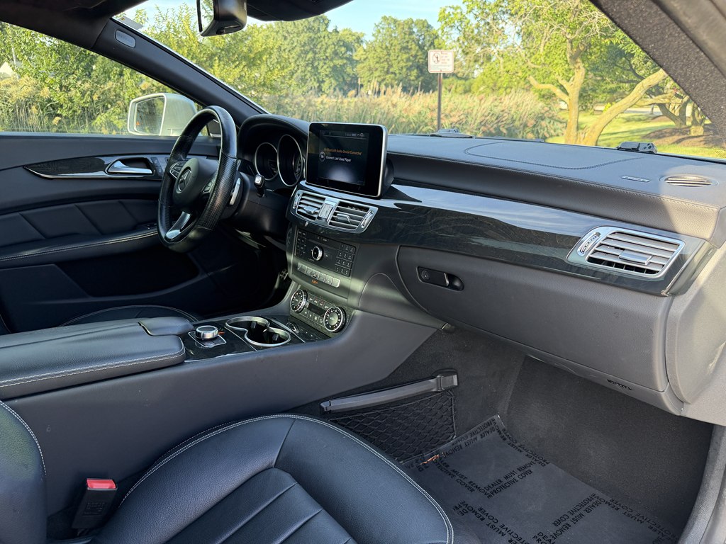 Photo 39 of this MERCEDES-BENZ CLS