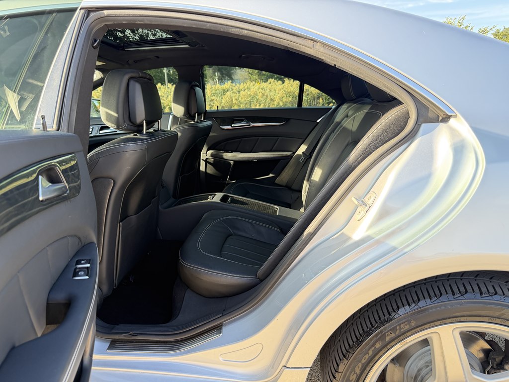 Photo 35 of this MERCEDES-BENZ CLS