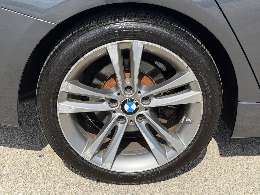 Photo 19 of this BMW 3 SERIES