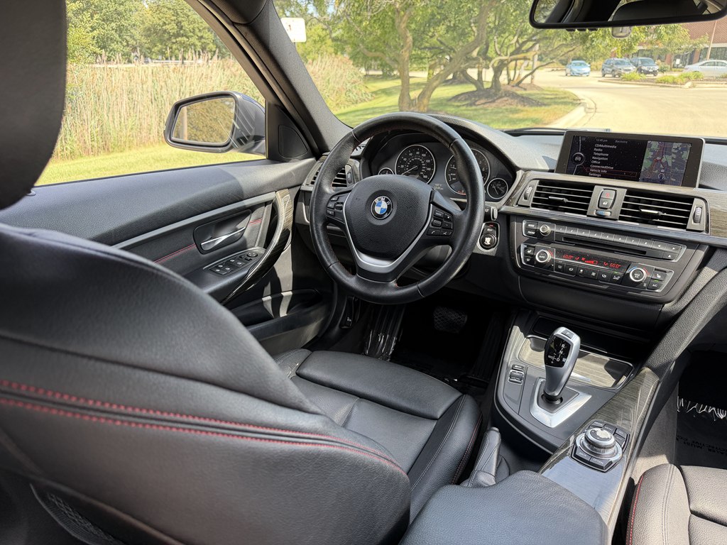 Photo 30 of this BMW 3 SERIES