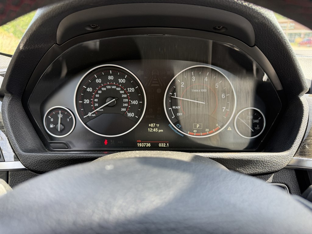 Photo 28 of this BMW 3 SERIES
