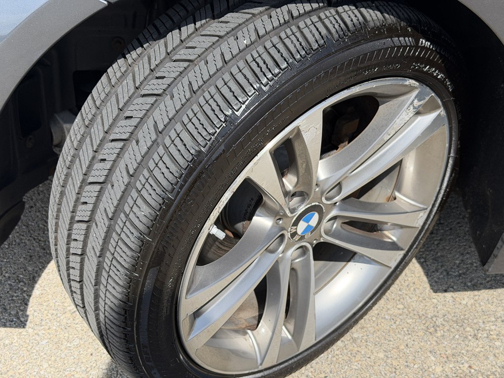 Photo 16 of this BMW 3 SERIES