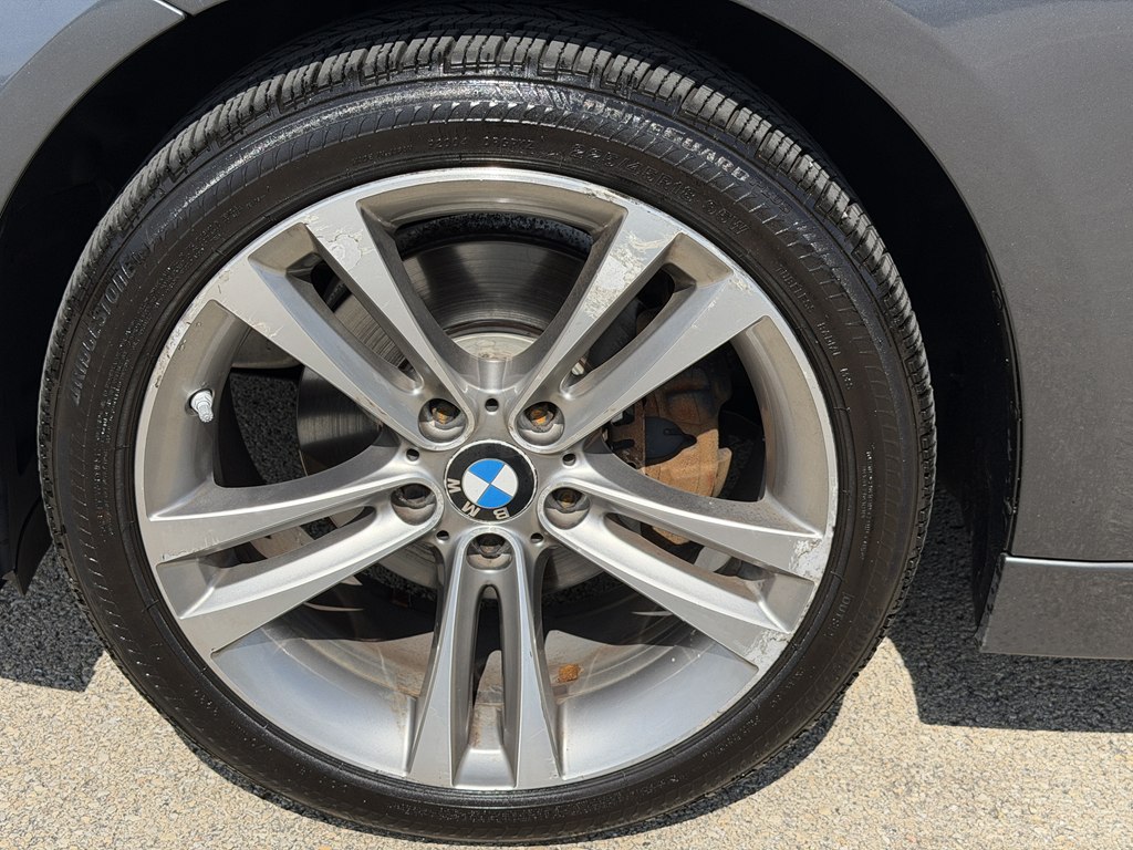 Photo 17 of this BMW 3 SERIES