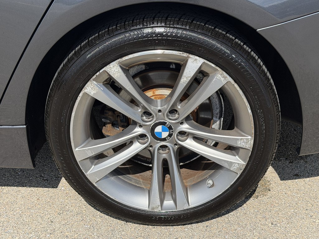 Photo 20 of this BMW 3 SERIES