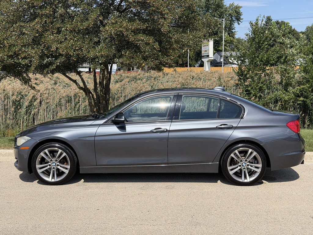 Photo 8 of this BMW 3 SERIES
