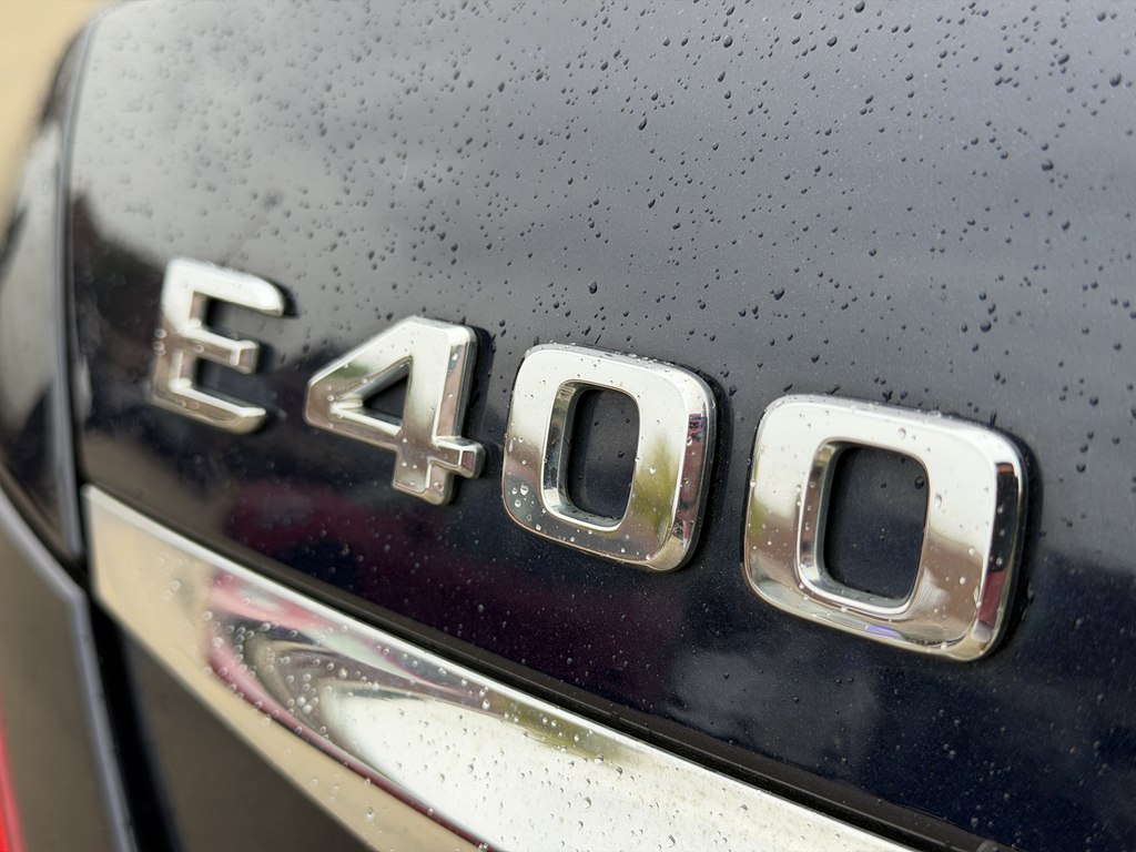 Photo 13 of this MERCEDES-BENZ E-CLASS