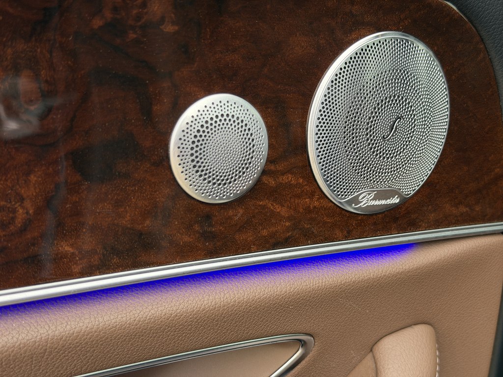 Photo 65 of this MERCEDES-BENZ E-CLASS