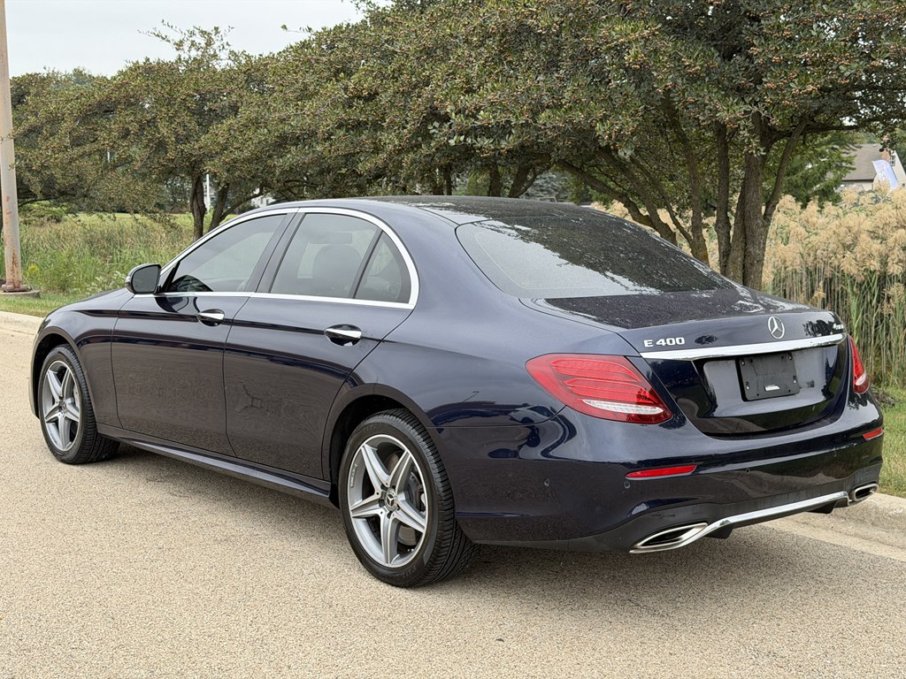 Photo 4 of this MERCEDES-BENZ E-CLASS