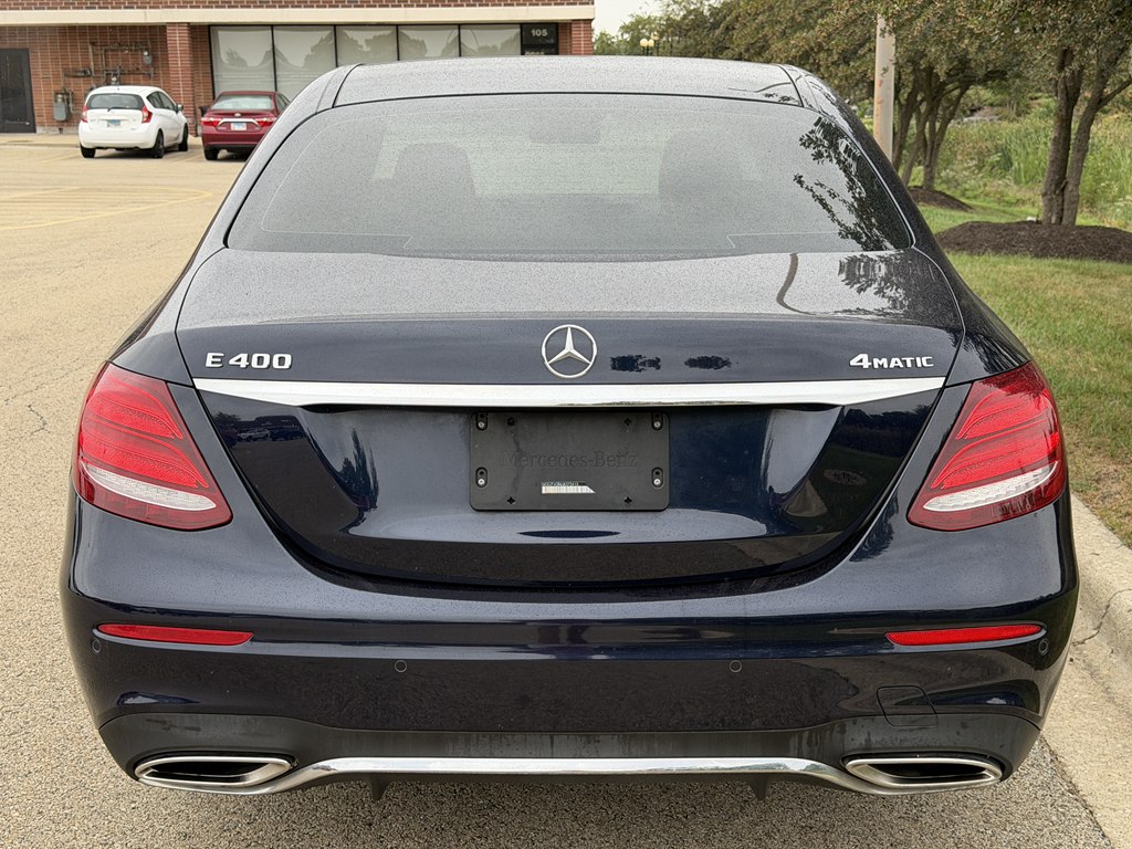 Photo 12 of this MERCEDES-BENZ E-CLASS