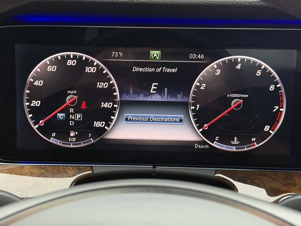 Photo 31 of this MERCEDES-BENZ E-CLASS