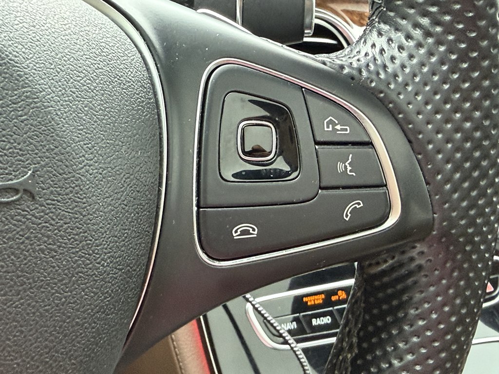 Photo 69 of this MERCEDES-BENZ E-CLASS