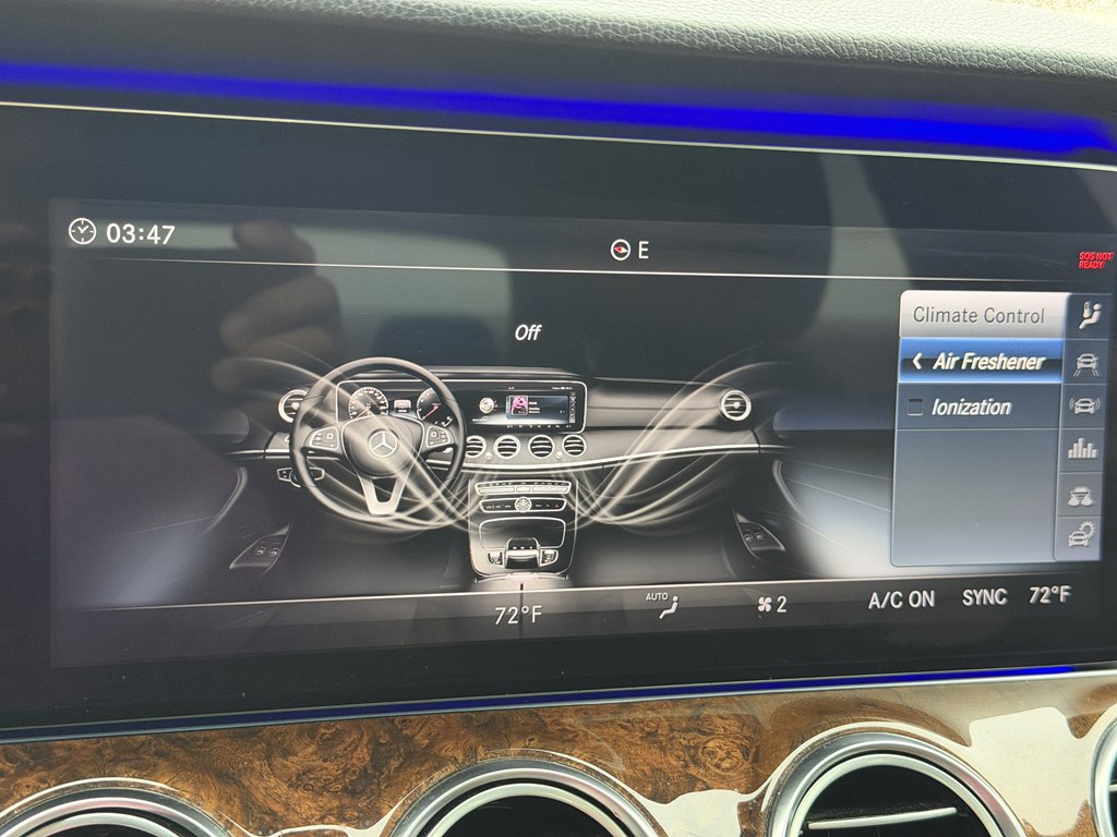 Photo 59 of this MERCEDES-BENZ E-CLASS