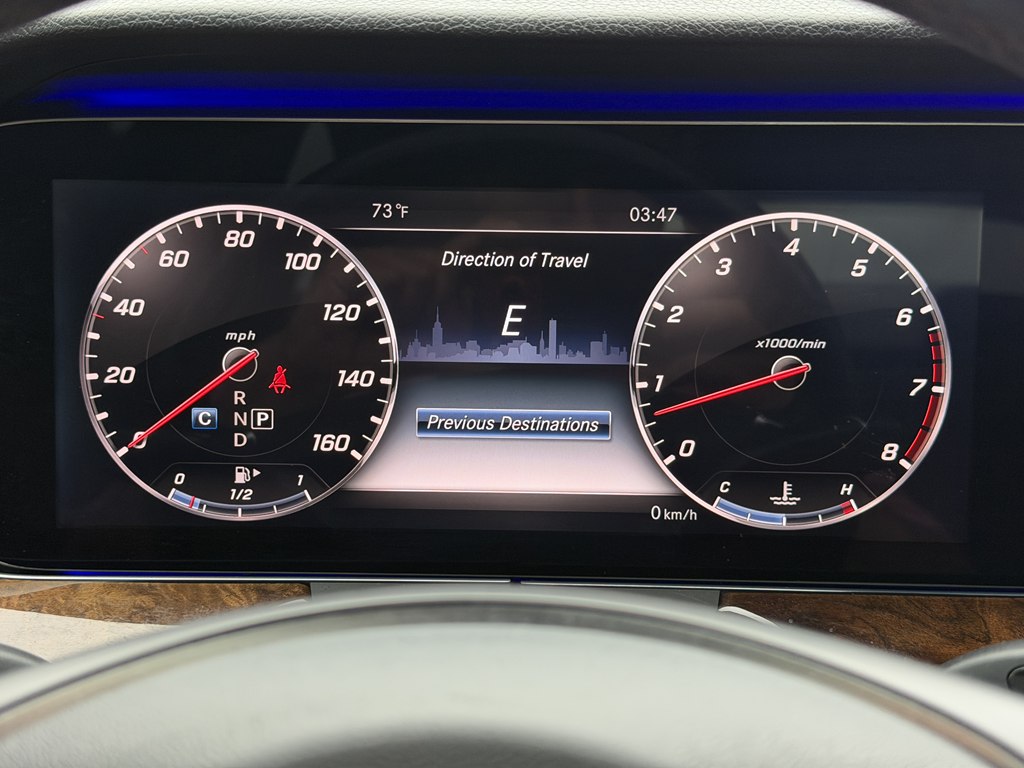 Photo 32 of this MERCEDES-BENZ E-CLASS