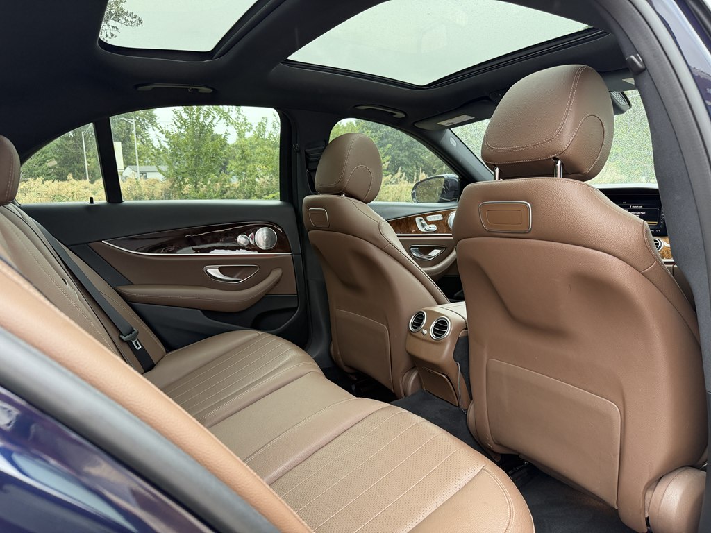 Photo 45 of this MERCEDES-BENZ E-CLASS