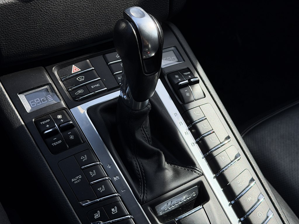 Photo 68 of this PORSCHE MACAN