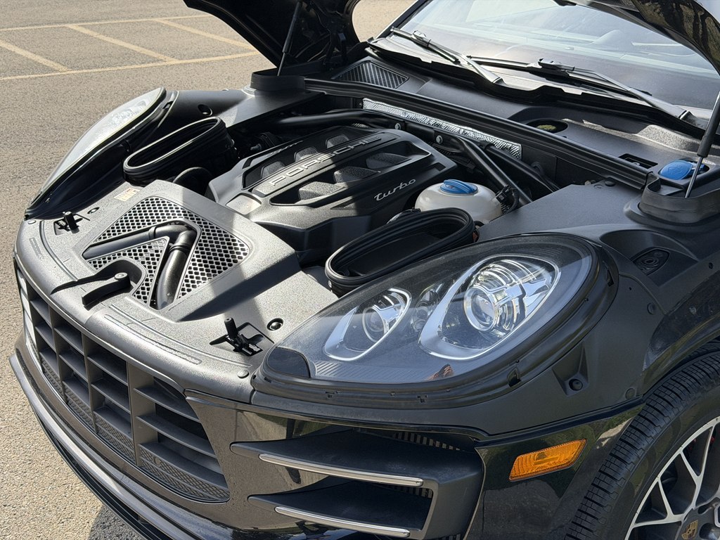 Photo 21 of this PORSCHE MACAN