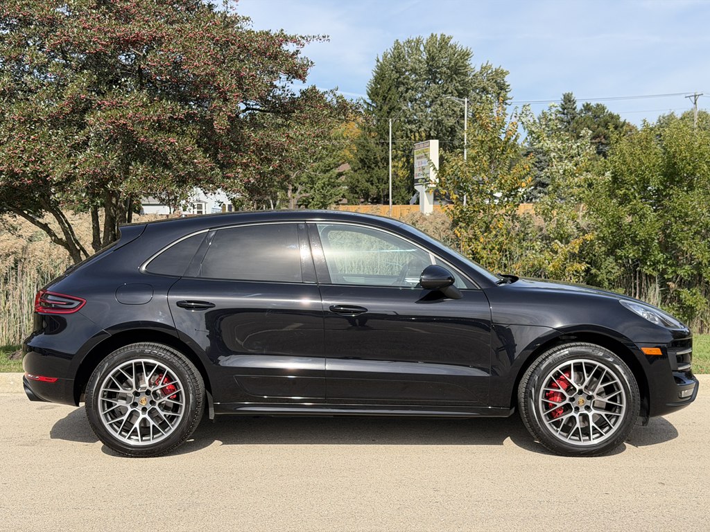 Photo 5 of this PORSCHE MACAN