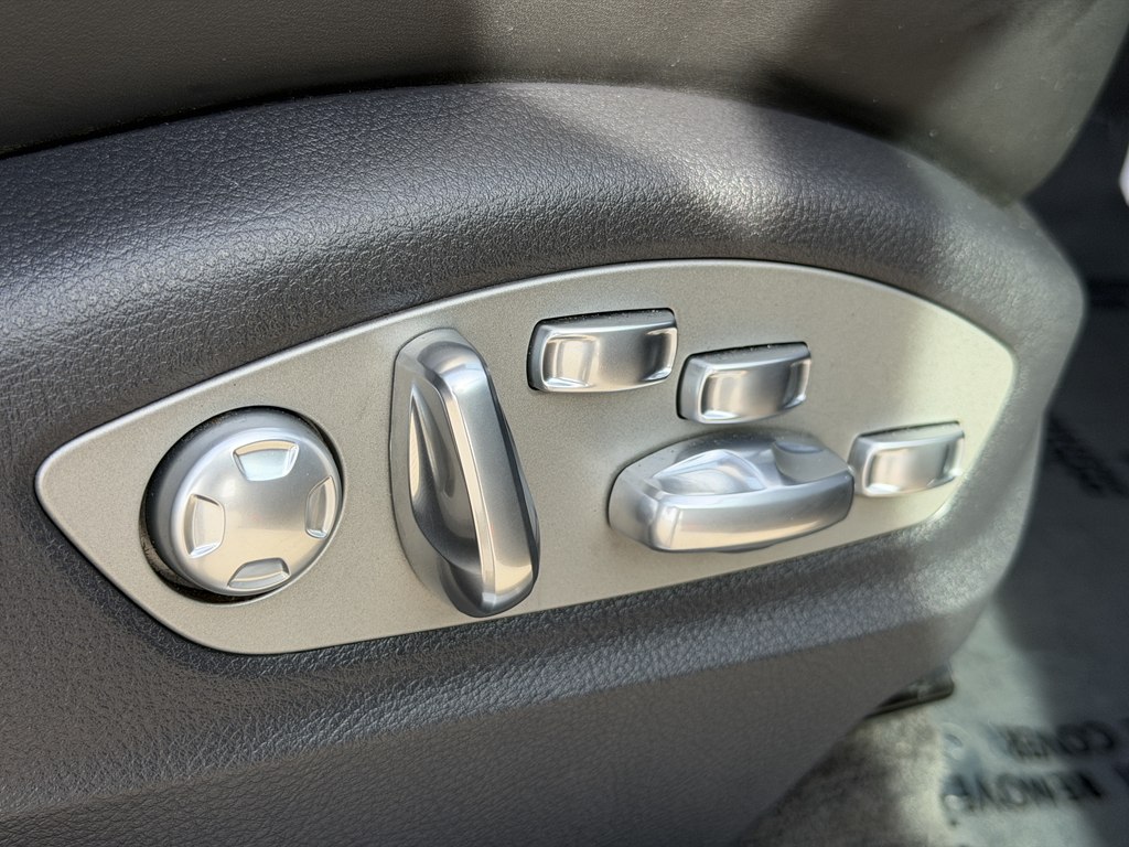 Photo 82 of this PORSCHE MACAN