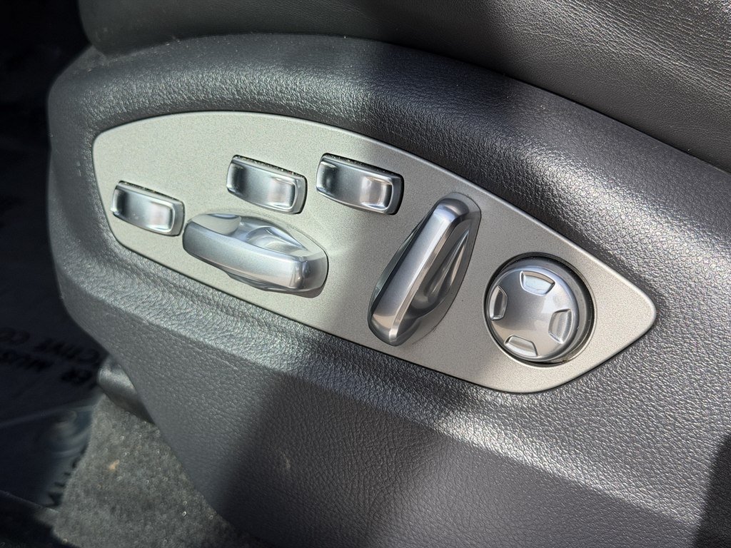 Photo 66 of this PORSCHE MACAN
