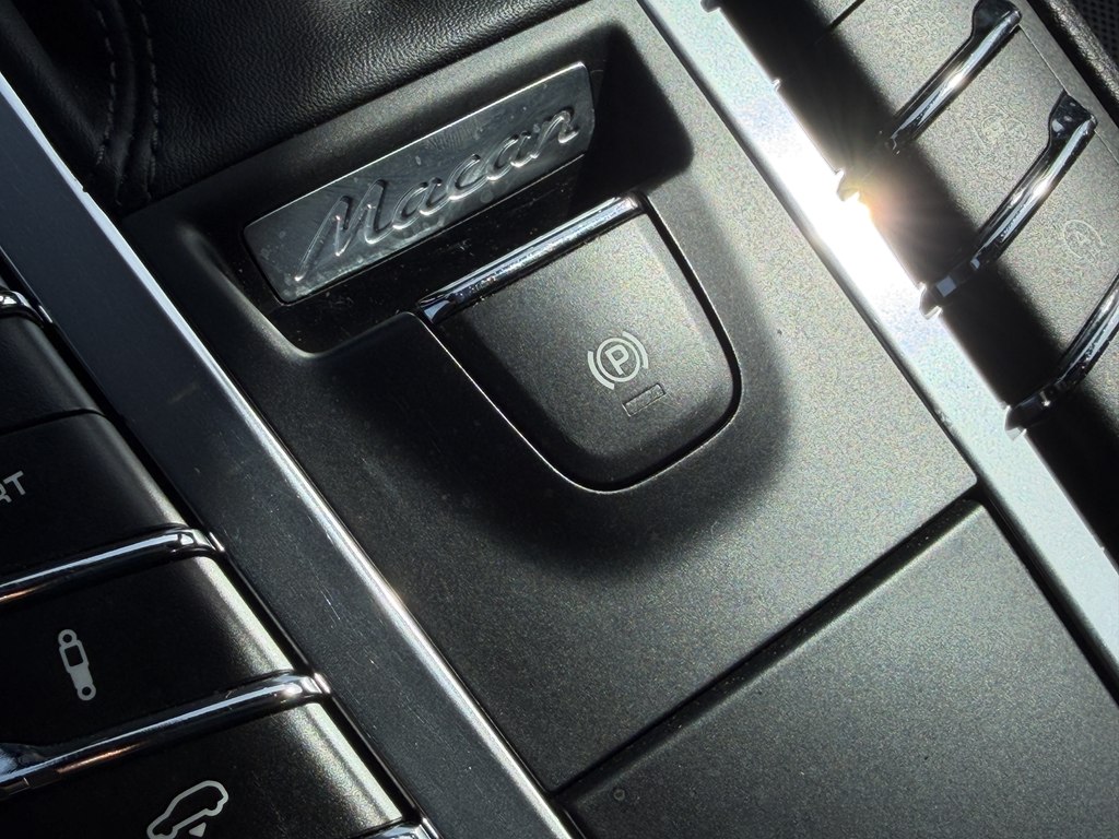 Photo 72 of this PORSCHE MACAN