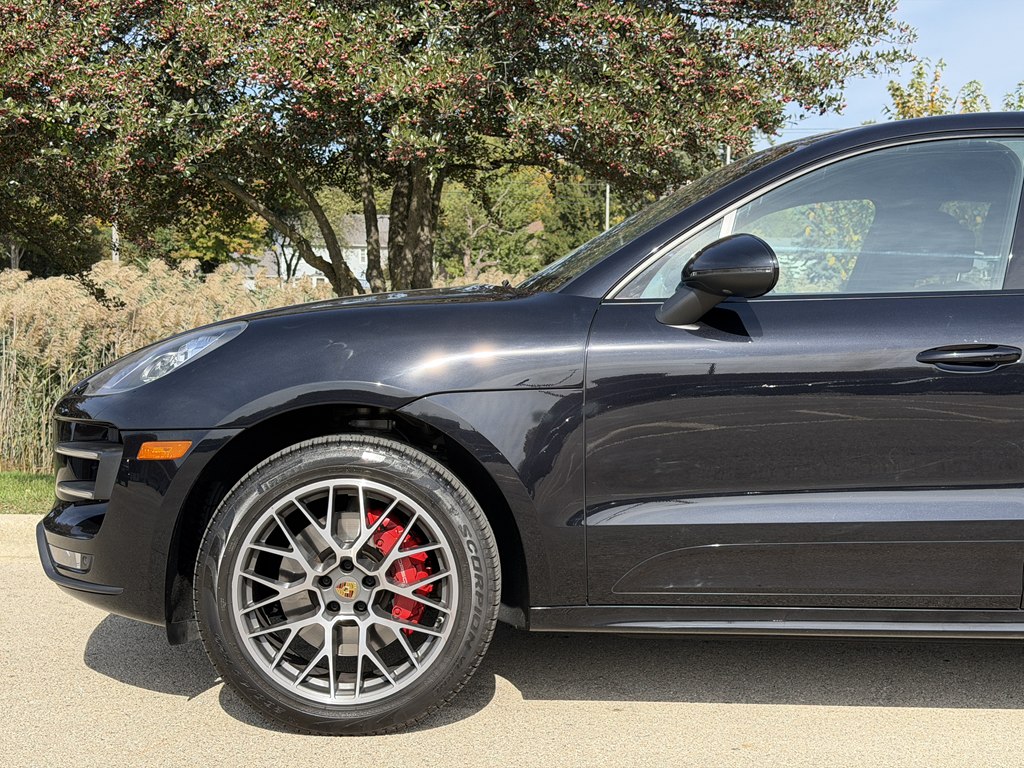 Photo 9 of this PORSCHE MACAN