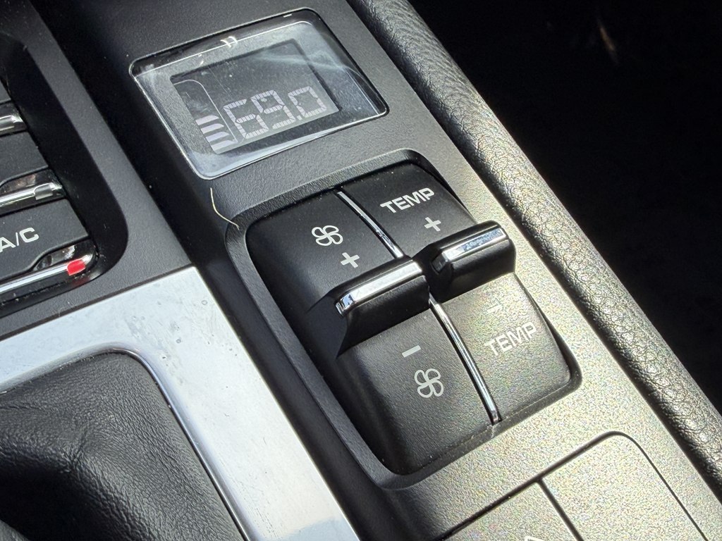 Photo 71 of this PORSCHE MACAN
