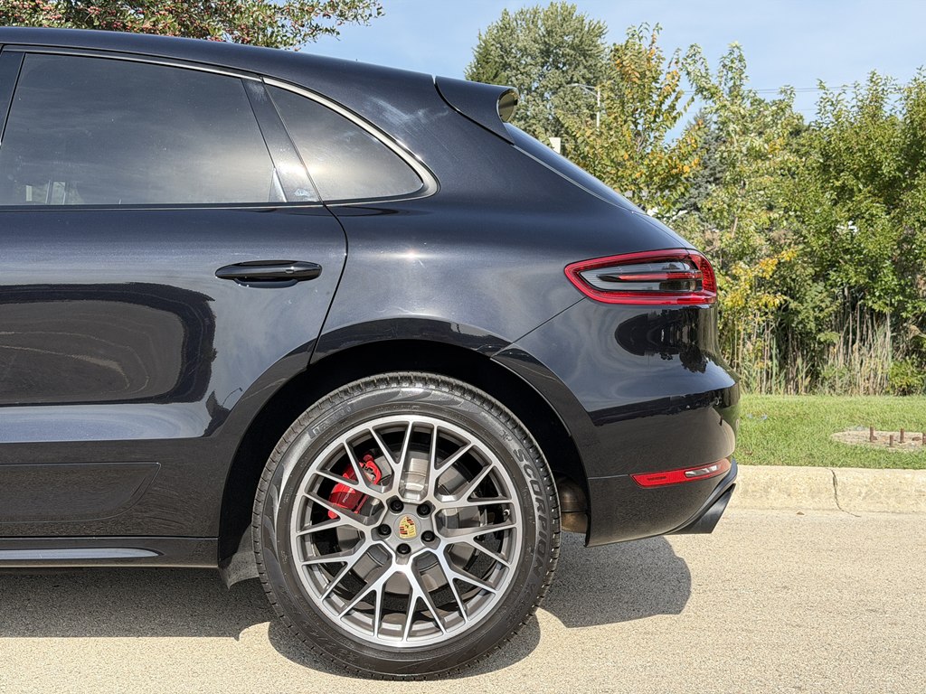 Photo 10 of this PORSCHE MACAN
