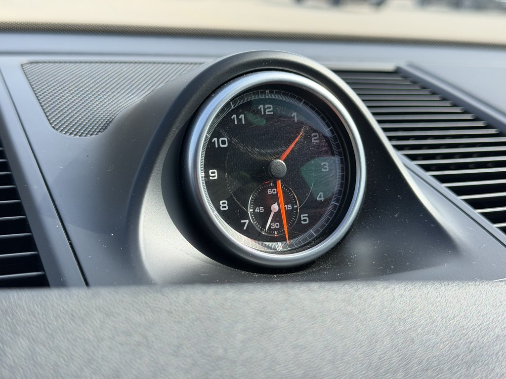 Photo 34 of this PORSCHE MACAN