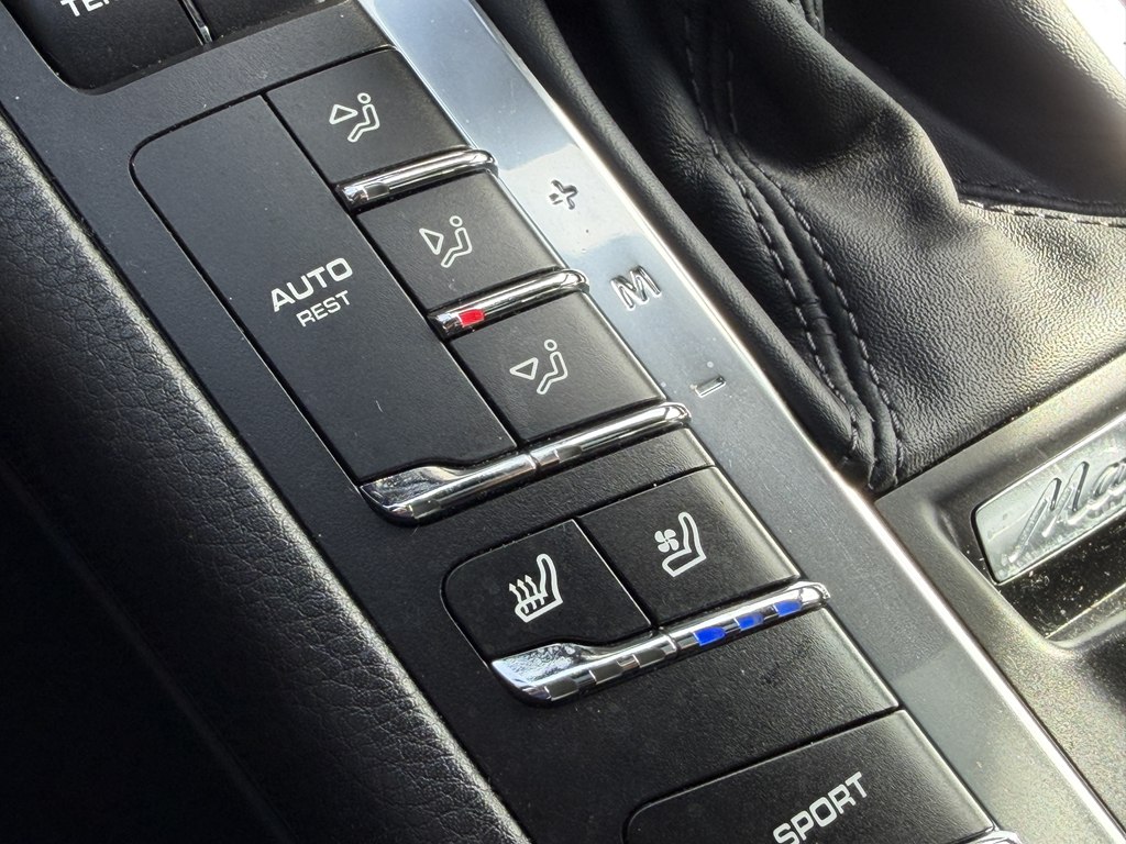 Photo 69 of this PORSCHE MACAN