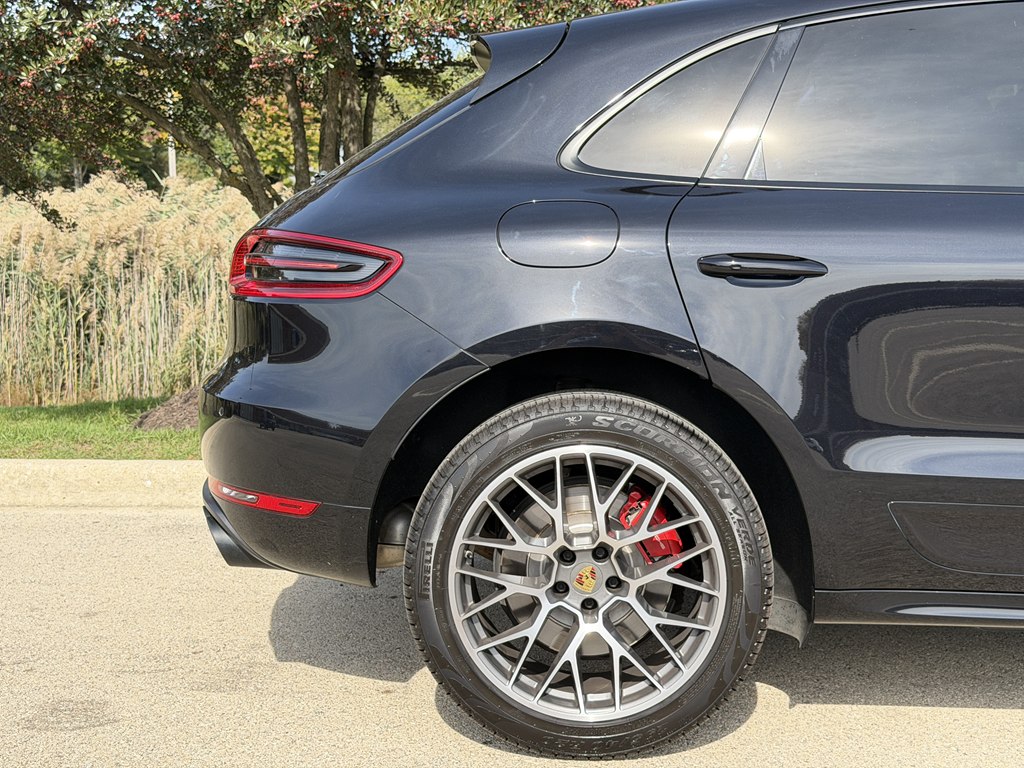 Photo 6 of this PORSCHE MACAN