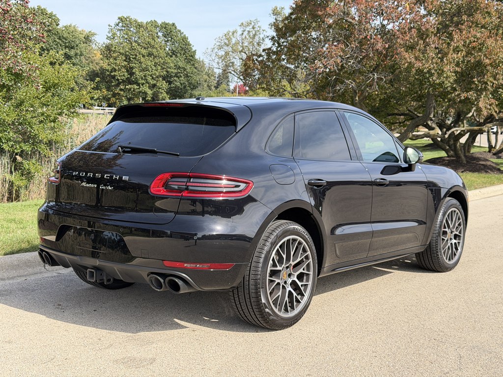 Photo 2 of this PORSCHE MACAN
