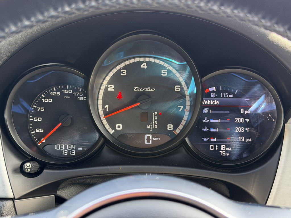 Photo 56 of this PORSCHE MACAN
