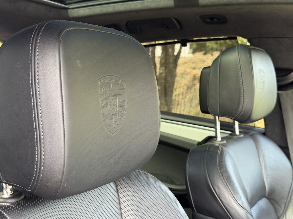 Photo 35 of this PORSCHE MACAN