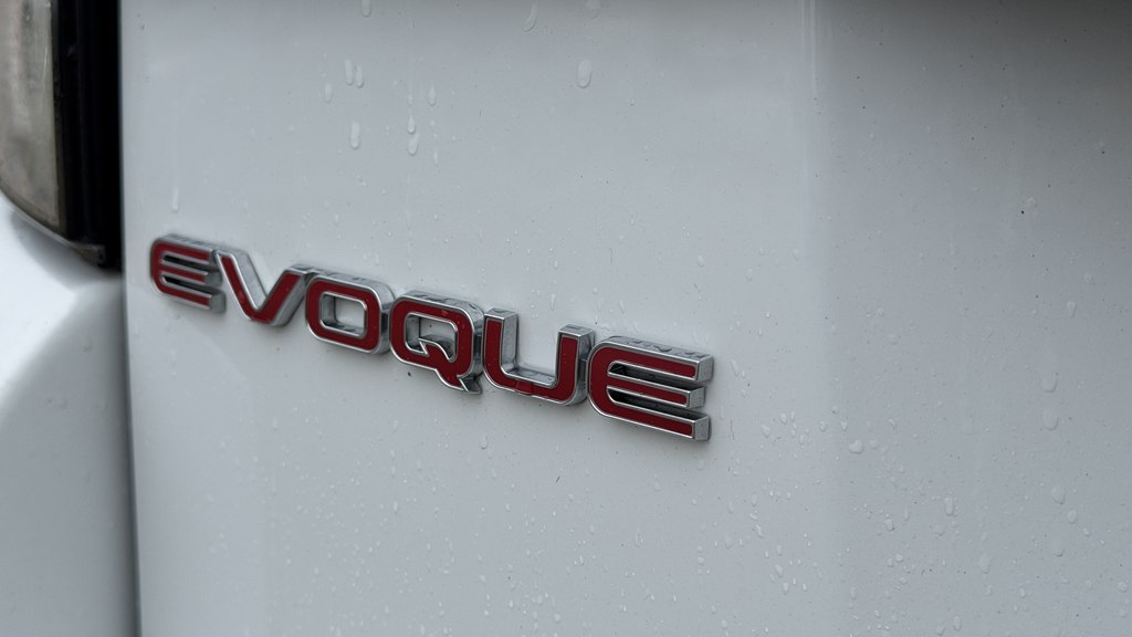 Photo 16 of this LAND ROVER RANGE ROVER EVO